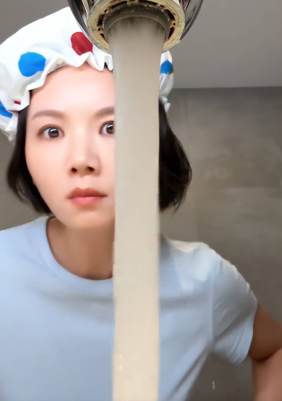 今独自抚养孩子的曹曦文活成人生赢家MG不朽情缘曾情断陈思诚嫁给富商如(图6)