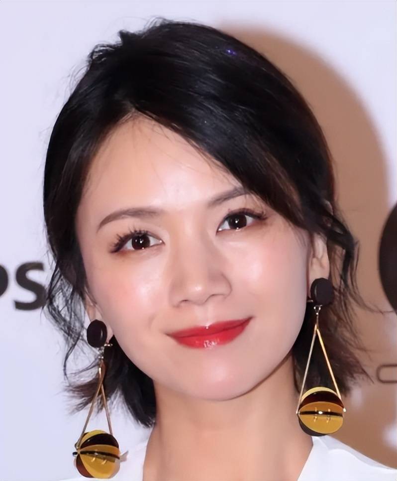 今独自抚养孩子的曹曦文活成人生赢家MG不朽情缘曾情断陈思诚嫁给富商如(图14)